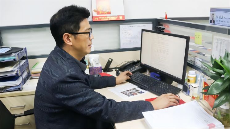 伍國良，“卷王”實錘了！